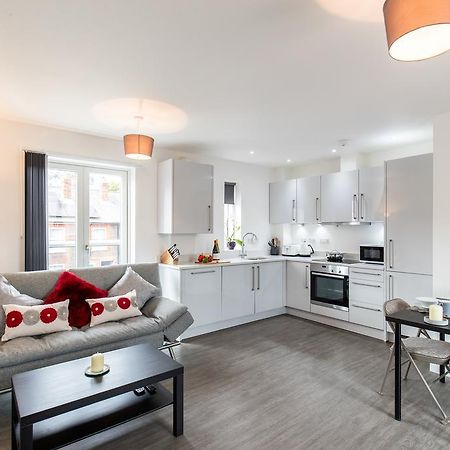 Abodebed Oval View Apartments 赫默尔亨普斯特德 外观 照片