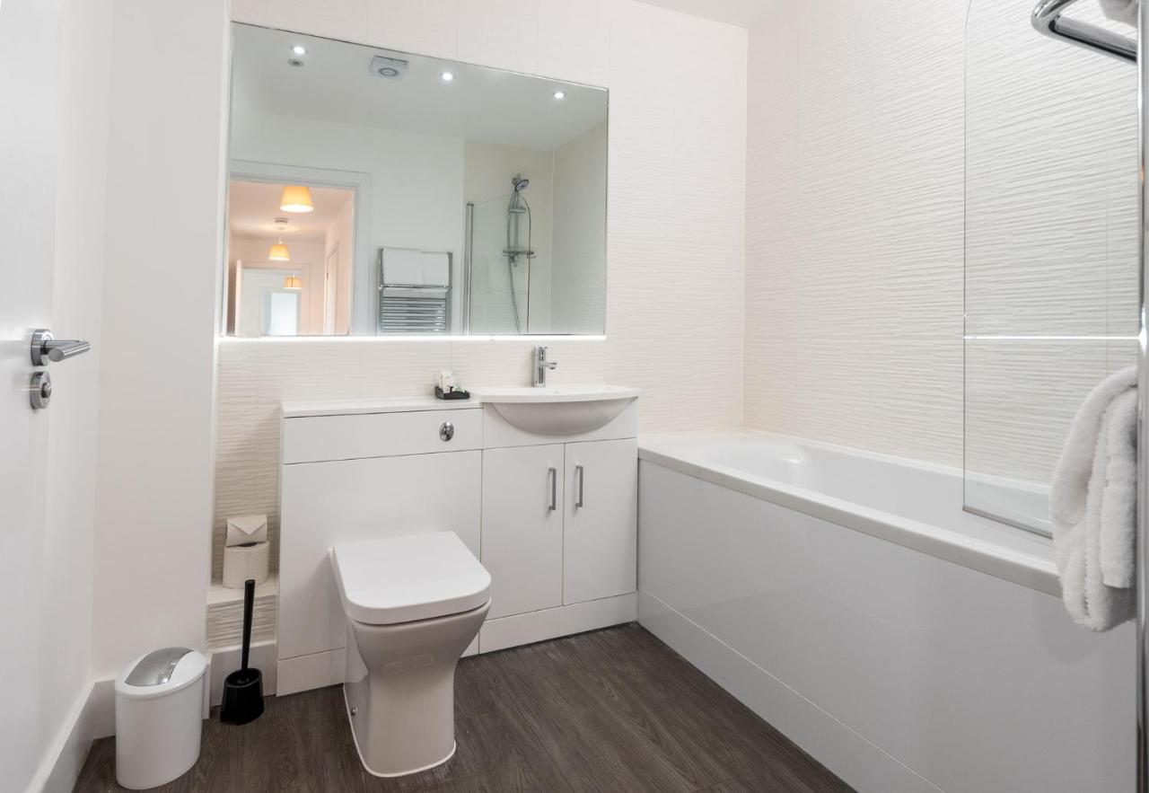 Abodebed Oval View Apartments 赫默尔亨普斯特德 外观 照片
