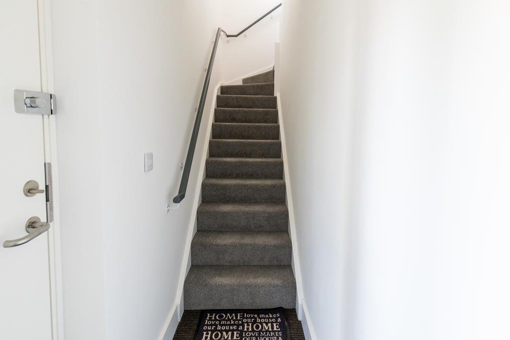 Abodebed Oval View Apartments 赫默尔亨普斯特德 外观 照片
