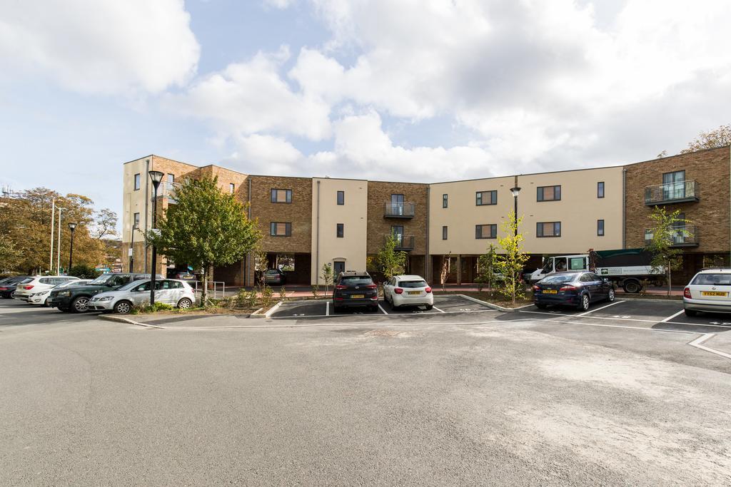 Abodebed Oval View Apartments 赫默尔亨普斯特德 外观 照片